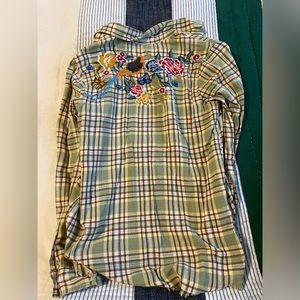 Miss Me Brand button up shirt with detail on back